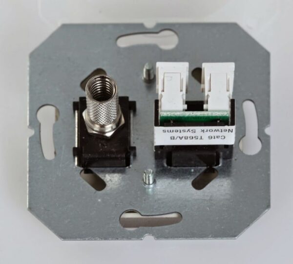 img_6046_1478527102.lt_.jpg TV+Kompiuterio lizdas, 1xRJ45 CAT6A UTP, be rėmelio