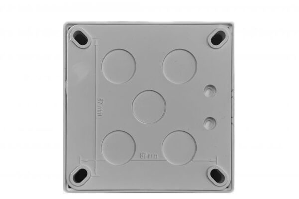 pmd001wwmback2_1737545242.lt_.jpg Paviršinio montavimo dėžutė 83x83x47mm.nejungiama, su rėmeliu
